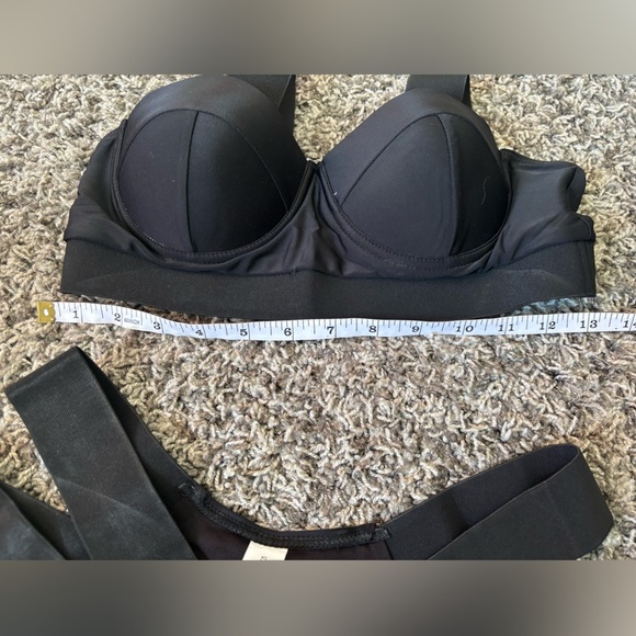 Elegant Black Bikini Set - Picture 3 of 5